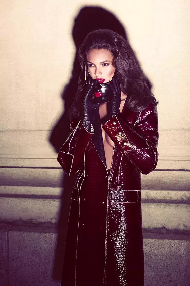 Lais Ribeiro Huelt d'Mask fir Twelv Magazin #2 vum Rony Shram