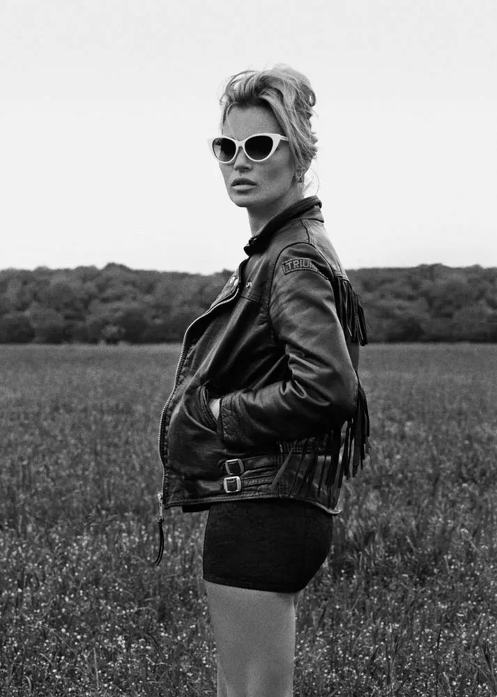 Kate Moss-ek Biker Chick antzezten du Lasse Fløderen Ponystep filmean