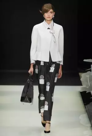 Giorgio Armani mùa xuân 2016 | Tuần lễ thời trang Milan