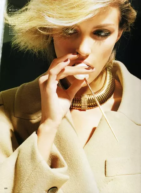 Anja Rubik je 'High Maintence' pro Vogue Nippon September