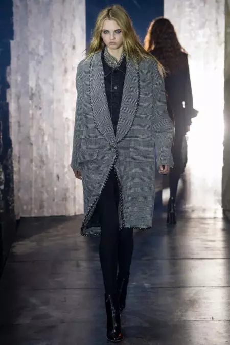 Péinteálann Alexander Wang Dubh é le haghaidh Fall 2017