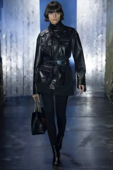 Péinteálann Alexander Wang Dubh é le haghaidh Fall 2017