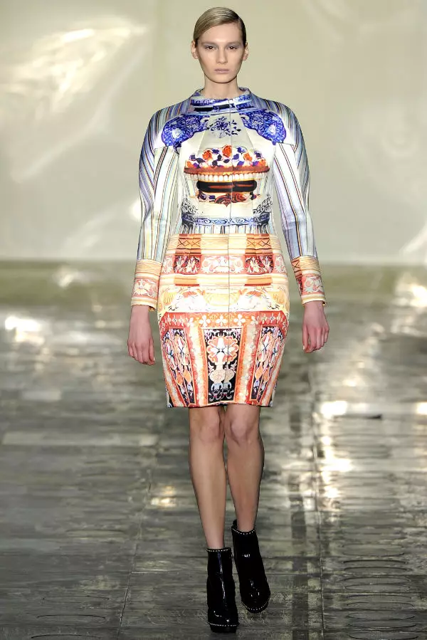 Mary Katrantzou Caij nplooj zeeg 2011 | London Fashion Week