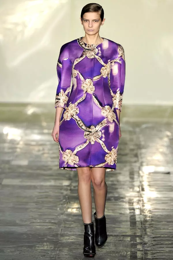 Mary Katrantzou Caij nplooj zeeg 2011 | London Fashion Week