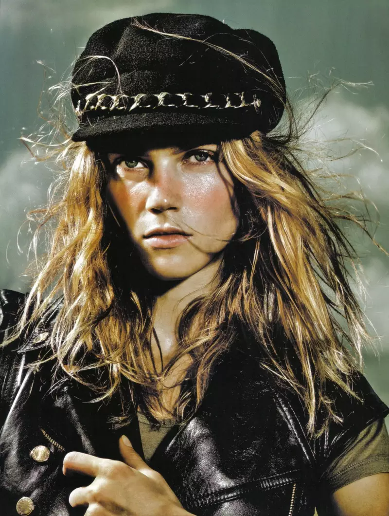 Masha Novoselova ni Rennio Maifredi sa Warrior | Marie Claire Italia Mayo 2010