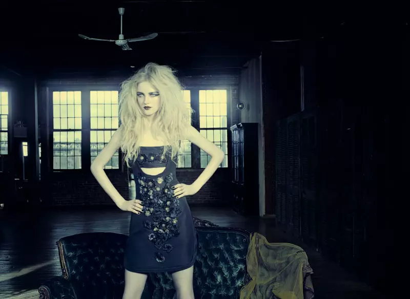 Vlada Roslyakova ni Jacques Olivar para sa Marie Claire Italia Oktubre 2010