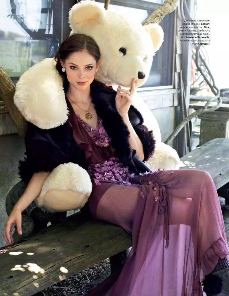 Coco Rocha Tatler Russialle lokakuu 2010, kirjoittanut Arthur Elgort