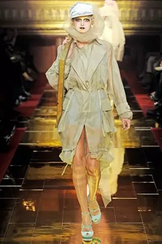 John Galliano Spring 2011 | Semana sa Fashion sa Paris