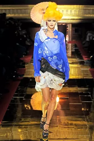 John Galliano mùa xuân 2011 | Tuần lễ thời trang Paris