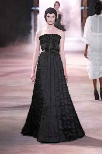 Ulyana Sergeenko 2013 წლის შემოდგომა Haute Couture კოლექცია