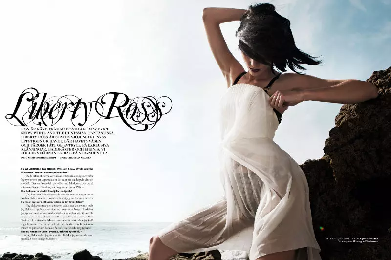 Liberty Ross Ass eng seductive Siren an der Juli Cover Story vun Plaza Kivinna