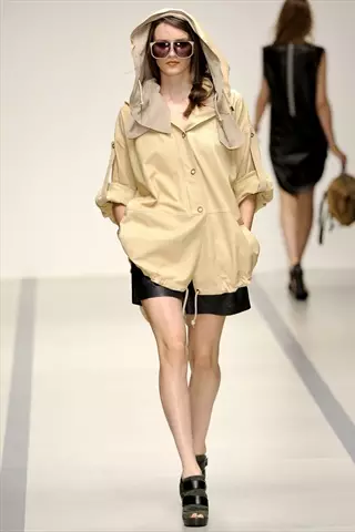 Jaeger Lente 2011 | Londen Fashion Week