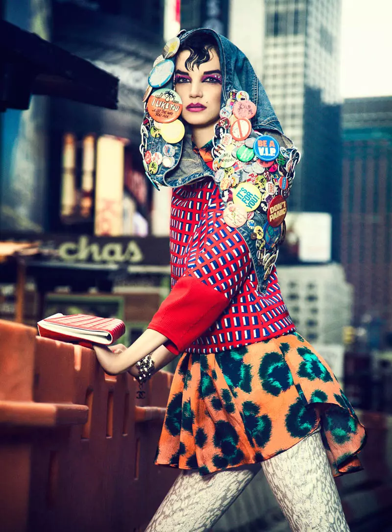 Jessica Pitti Berwarna-warni kanggo Yossi Michaeli ing Elle Mexico Juni 2013