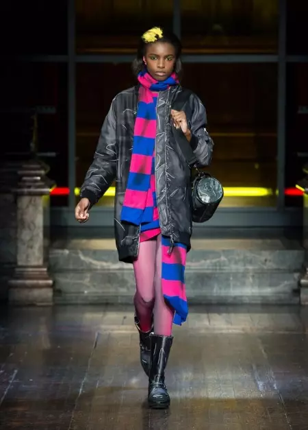 Moschino Fall 2016: Панк