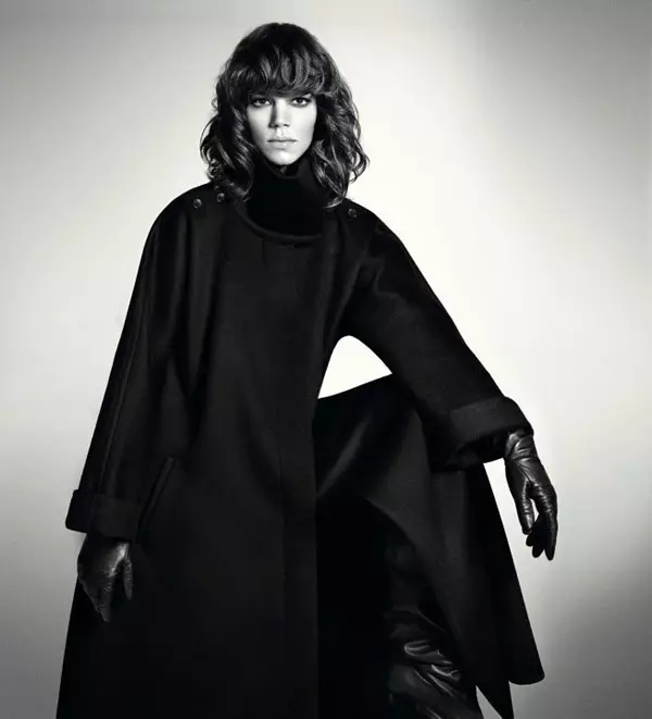 Kampanye Musim Gugur MaxMara 2010 | Freja Beha Erichsen oleh Mario Sorrenti