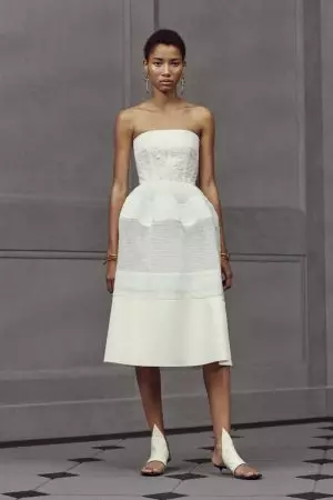 Balenciaga fa vestits de bany, corsets per al Resort 2016