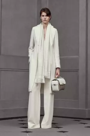 Balenciaga dělá plavky, korzety pro resort 2016