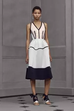 Balenciaga Wuxuu sameeyaa Swimsuits, Corsets for Resort 2016