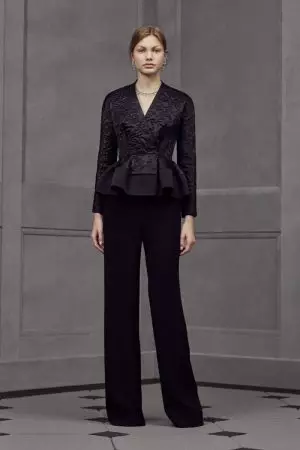 Balenciaga Membuat Pakaian Renang, Korset untuk Resort 2016