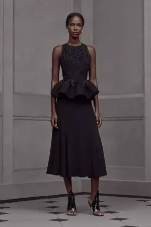 Balenciaga face costume de baie, corsete pentru Resort 2016