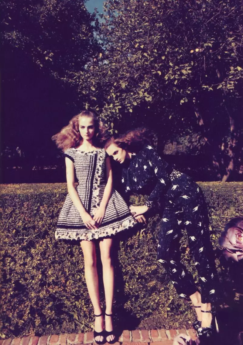 Harper's Bazaar USA únor 2010 | Amanda Norgaard & Regina Feoktistova od Camilly Åkrans