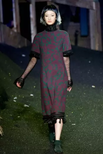 Marc Jacobs Caij nplooj ntoos hlav 2014 | New York Fashion Week