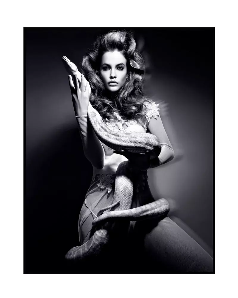 Si Barbara Palvin Nag-Glam alang sa Fashion Issue Summer 2012