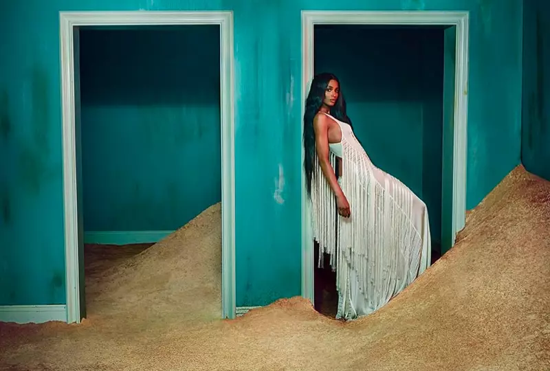 Ciara Enchants pikeun Roberto Cavalli urang ragrag 2015 Iklan