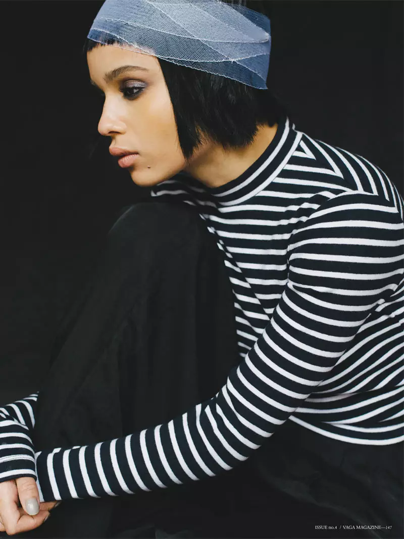 Zoe Kravitz spiller på sidene til Vaga Magazine #4