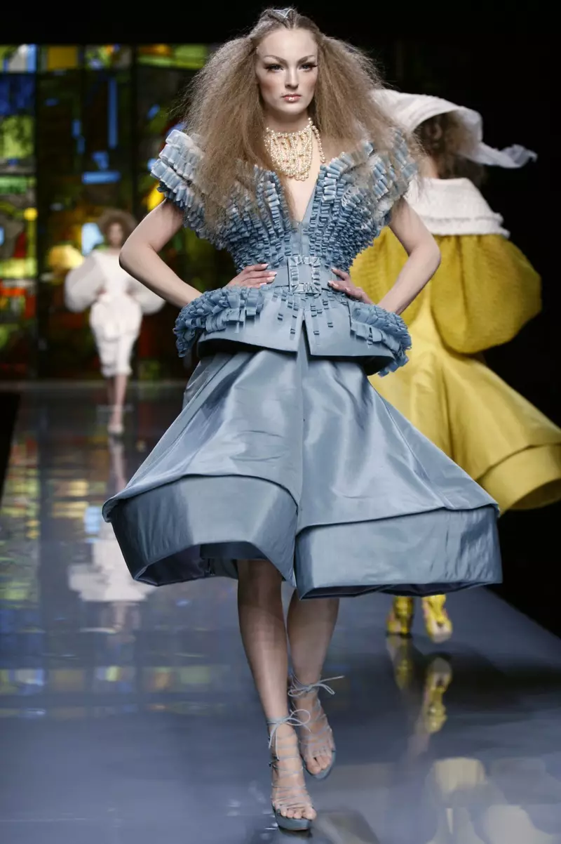 عيسائي ڊائر بهار 2009 Haute Couture