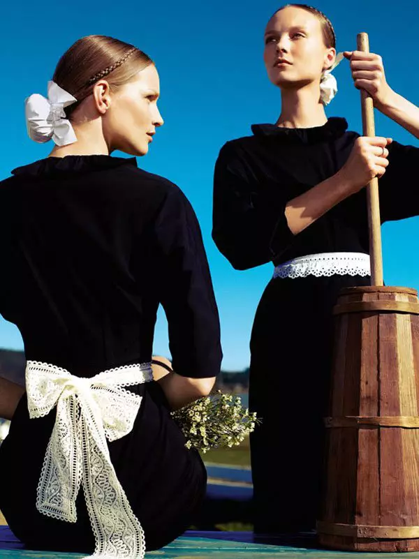 Katrin Thormann și Kristy Kaurova de Alexi Lubomirski pentru Vogue Germania, februarie 2011