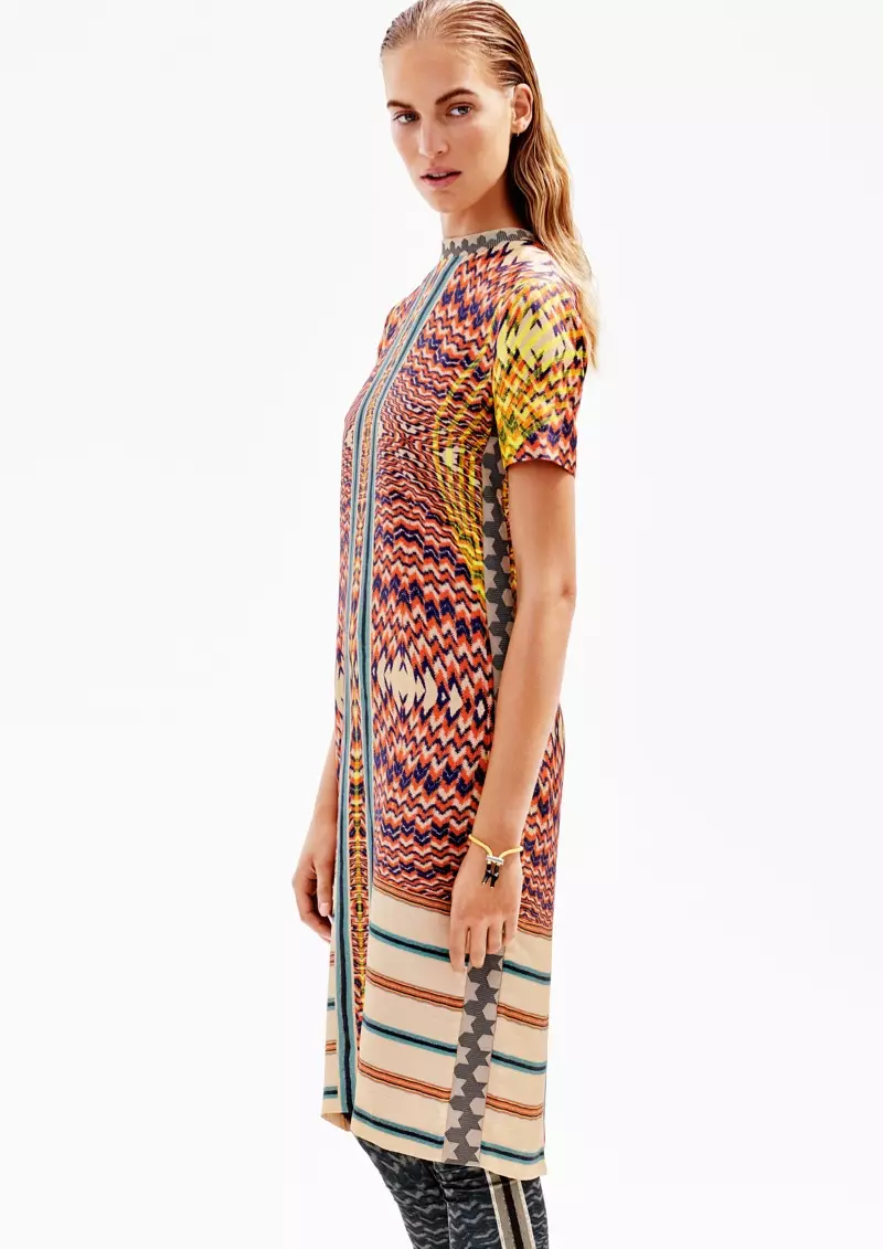 Gaun panjang bermotif dari koleksi musim semi 2016 H&M Studio