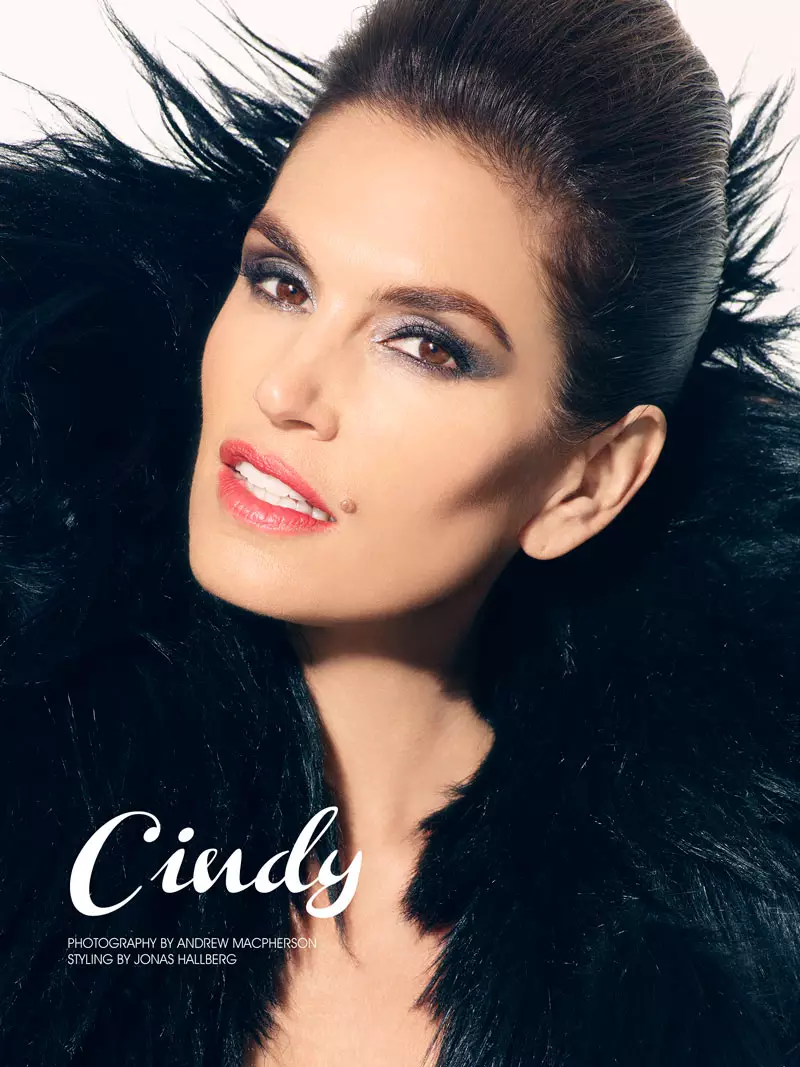 Fashion Gone Rogue සඳහා Andrew Macpherson විසින් Cindy Crawford