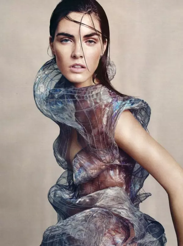 Hilary Rhoda 由 Paola Kudacki 在女神情結 |時尚芭莎英國 2010 年 7 月