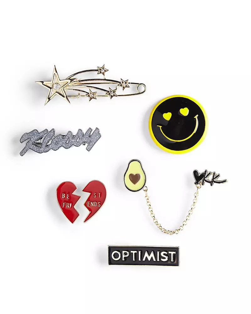 Karlie Kloss per Express Heart e Smile Face Pin Set $ 29,90