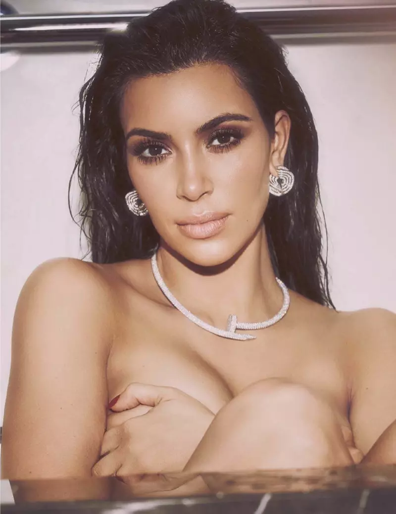 Kim Kardashian kuzgi go'zallikda jiringladi Vogue Mexico