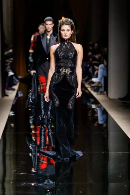 Alessandra Ambrosio, Isabeli Fontana Pencét Catwalk di Balmain's Fall Mens Show