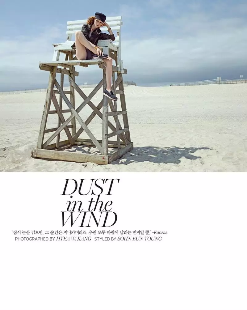 Αιχμαλωτισμένη στην παραλία, η Madison Stubbington αγκαλιάζει το ναυτικό στυλ σε εμφανίσεις από την Gigi Hadid x Tommy Hilfiger