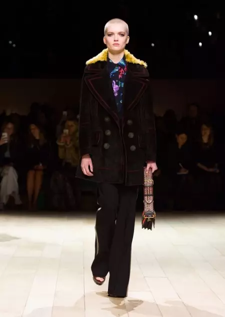 Burberry yn Dadorchuddio Casgliad Shoppable Fall 2016