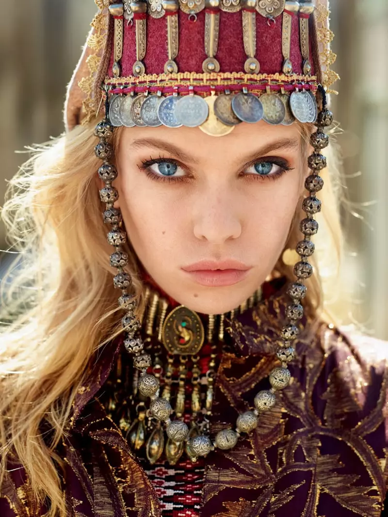 Stella-Maxwell-Vogue- روسىيە-ئۆكتەبىر-2015-يىللىرى تەھرىر