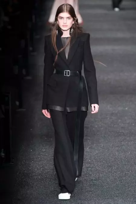 Eleganca lara-lara e Alexander McQueen për vjeshtën 2017