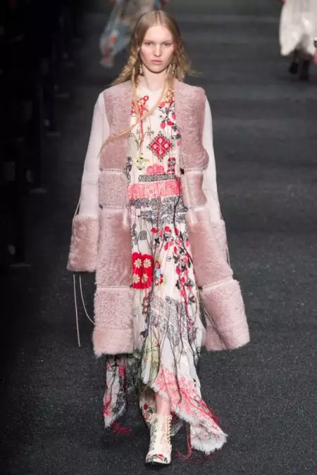 Alexander McQueen's Patchwork Elegance voor herfst 2017