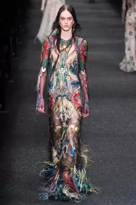 Alexander McQueen's Patchwork Elegance fun Igba Irẹdanu Ewe 2017