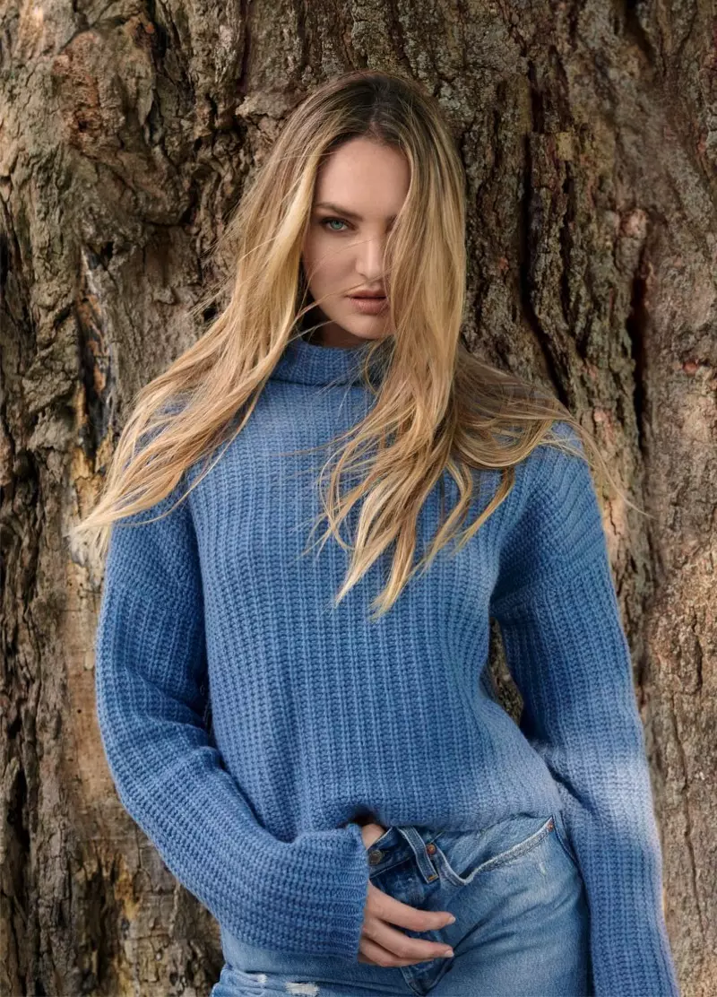 Candice Swanepoel memakai baju sejuk Naked Cashmere Stacey.