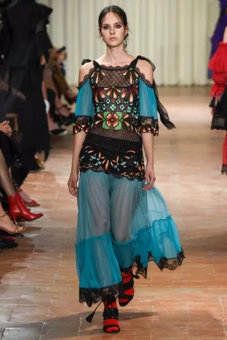 Alberta Ferretti Amabweretsa Chikondi ndi Mphepete mwa Spring '17