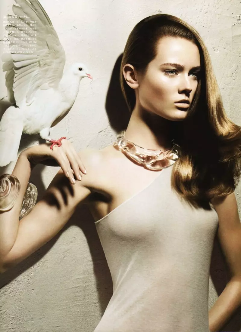 Monika Jagaciak, Sølve Sundsbø | Vogue Nippon 2010. május