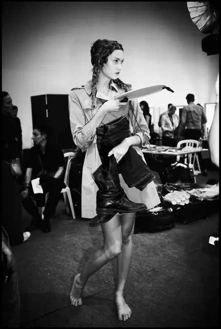 Alexander McQueen Spring 2011 | Behind the Scenes ni Agata Pospieszynska