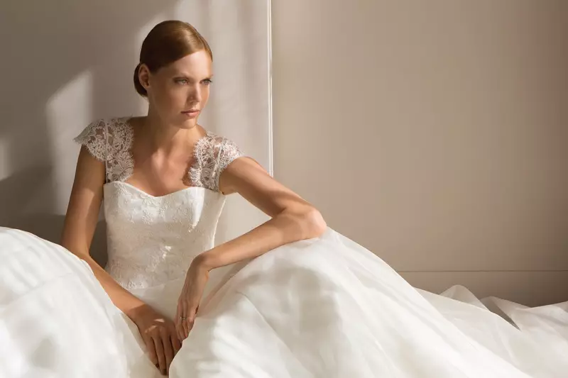 Guarda la collezione da sposa da sogno di Stewart Parvin