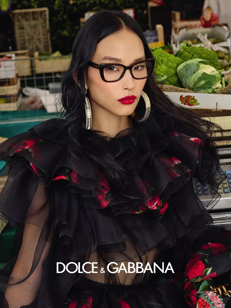 Yoonmi Sun សម្តែងក្នុងយុទ្ធនាការ Dolce & Gabbana Accessories Spring-Summer 2019