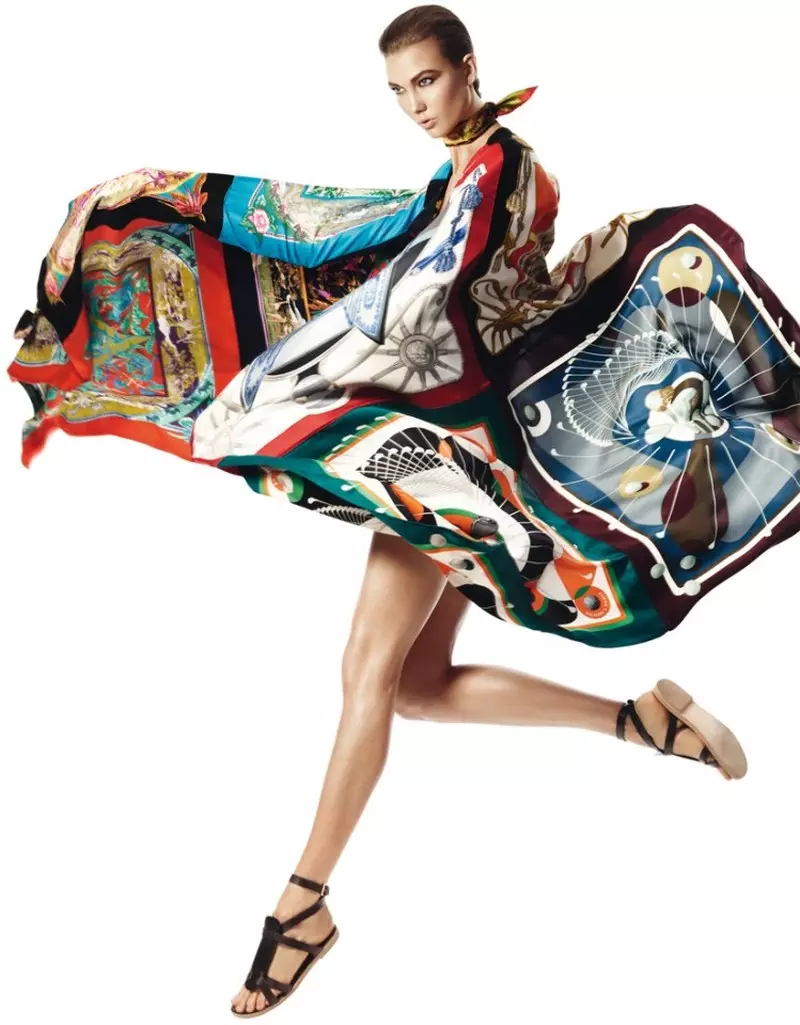 Karlie Kloss o Koaheloa ka Scarves bakeng sa Hermès S/S Catalog ea 2013 ka David Sims